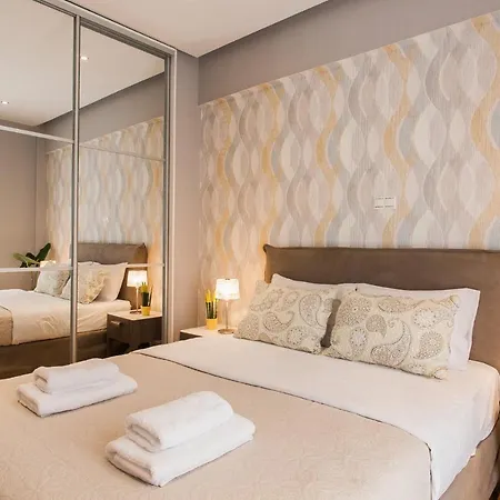 Nicholas Point And 3* Athens