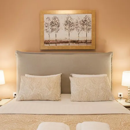 Nicholas Point And 3* Athens