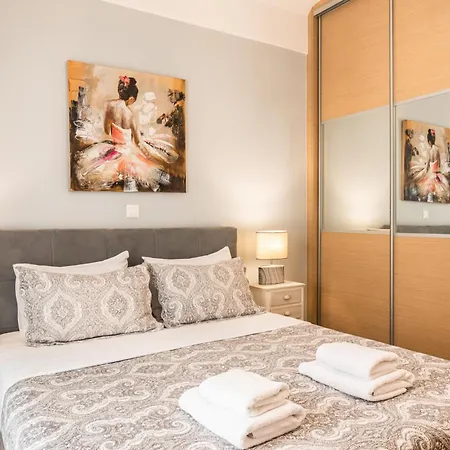 Aparthotel Nicholas Point And