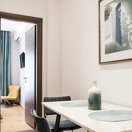 Aparthotel Nicholas Point And