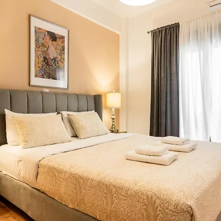 Aparthotel Nicholas Point And 3*